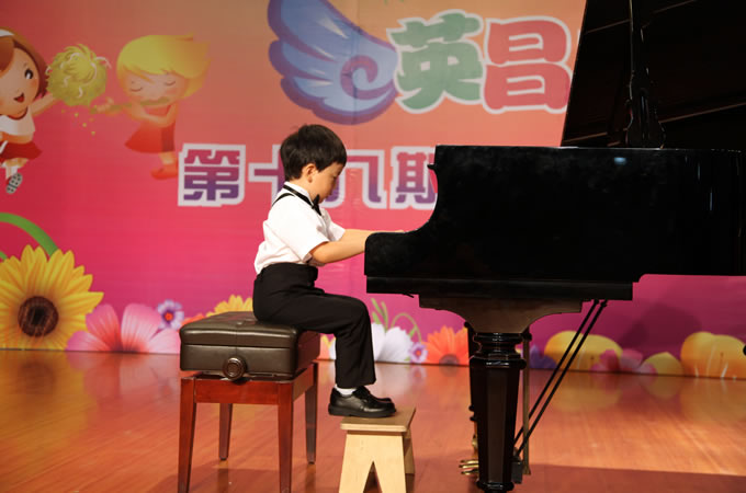国乐艺术培训中心第十九期钢琴演奏照片