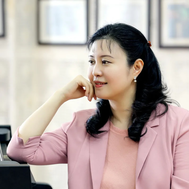 王雁四川音乐学院钢琴系主任，教授，钢琴研究院副院长